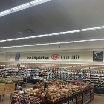 Jewel-Osco - a produce section in a grocery store - Grocery Near Me - Mundelein, Illinois