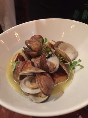 Le Cellier Steakhouse by null