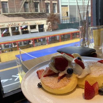 Flipper’s - fresh fruit flippers - Pancakes Near Me - New York, New York