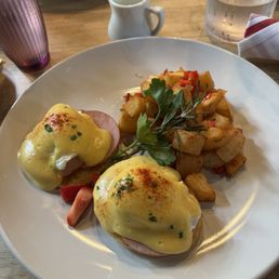Eggs Benedict