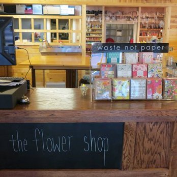 the flower shop - Florists Near Me - Hancock, Michigan
