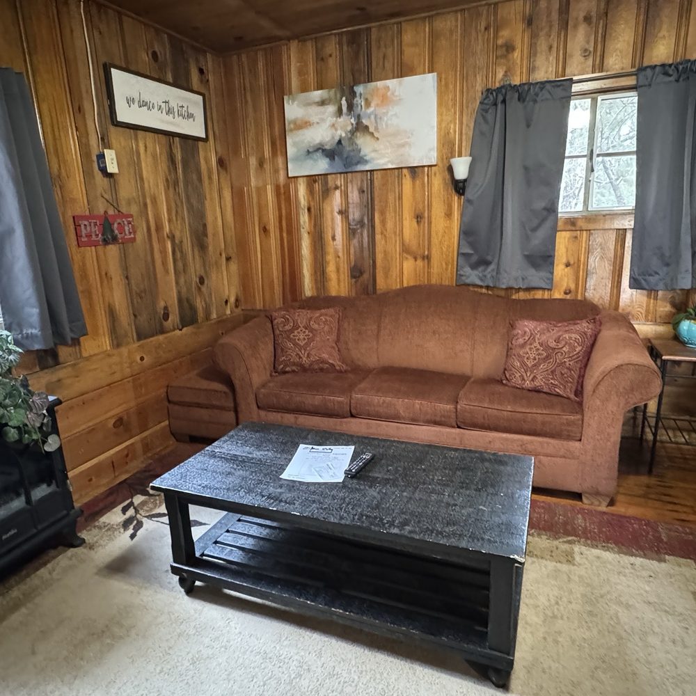 Hidden Rest Resort - Living room - Resorts Near Me - Lakeside, Arizona