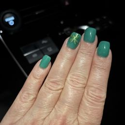 Love my nails! Yen ready mind and did the perfect St. Patrick's design. Love my nails! Yen ready mind and did the perfect St. Patrick's design.