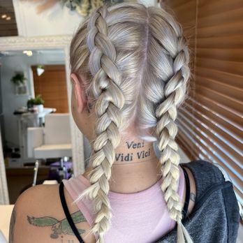 Red Door Salon Alpine - Hair Salons Near Me - Alpine, California