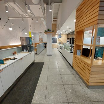 Chopt Creative Salad Co. - Inside - Vegetarian Near Me - Paramus, New Jersey