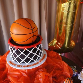 Ele Makes Cakes - Custom Cakes Near Me