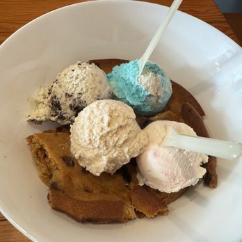 Sliver Pizzeria - Oakland - Sliver Chocolate Chip Cookie with 4 flavors of gelato - Pizza Near Me - Oakland, California Sliver Pizzeria - Oakland - Sliver Chocolate Chip Cookie with 4 flavors of gelato - Pizza Near Me - Oakland, California