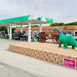 Alamo Sinclair - The most patriotic dinosaur I've ever seen! Love it!