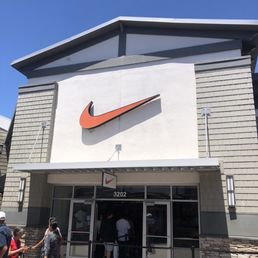 livermore outlets nike