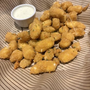 Cheddar's Scratch Kitchen - Cheese curds- Delish and good cheese pull! - Comfort Food Near Me - Tucson, Arizona