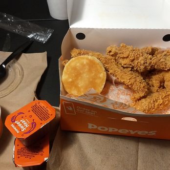 Popeyes Louisiana Kitchen - Chicken tenders, macaroni and cheese, biscuit - Fast Food Near Me - Tulsa, Oklahoma