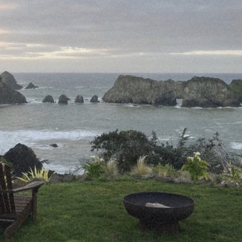Harbor House Inn - Fire pit we used for s'mores after the wedding - Bed & Breakfast Near Me - Elk, California Harbor House Inn - Fire pit we used for s'mores after the wedding - Bed & Breakfast Near Me - Elk, California