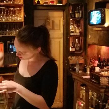 TiER - The bartender and the cat - Cocktail Bars Near Me - Berlin, BE