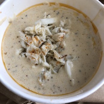 EARL Kakaako - Great Crab Chowder - Sandwiches Near Me - Honolulu, Hawaii