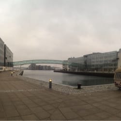 Aalborg Universitet København - Bridge connecting both buildings