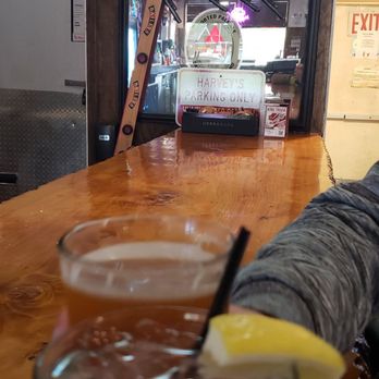Harvey’s Tavern - Lounges Near Me - Edmonds, Washington