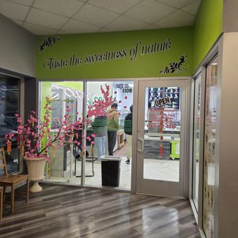 Mia & More - Minnesota - Entrance to the store - Juice Bars & Smoothies Near Me - Blaine, Minnesota Mia & More - Minnesota - Entrance to the store - Juice Bars & Smoothies Near Me - Blaine, Minnesota