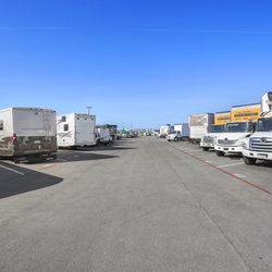 US Storage Centers - RV Parking