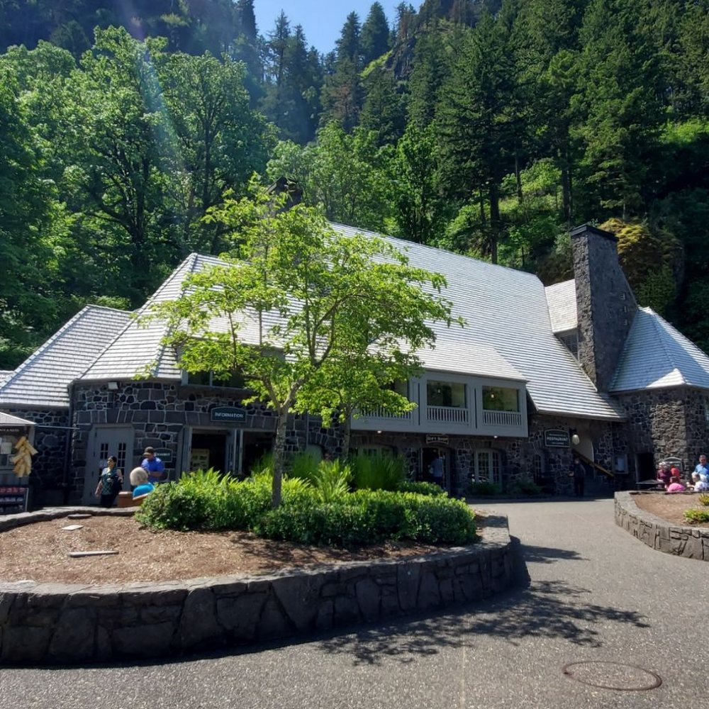 Multnomah Falls - Hiking Near Me - Bridal Veil, Oregon Multnomah Falls - Hiking Near Me - Bridal Veil, Oregon