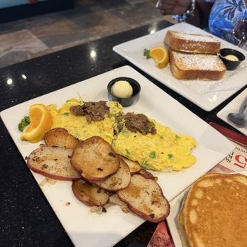 Keke's Breakfast Cafe - Cheese Steak Omelet - Breakfast & Brunch Near Me - Orlando, Florida