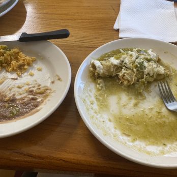 La Guadalupana - Chicken enchilada with green sauce and side of rice and beans. - Mexican Near Me - Cookeville, Tennessee La Guadalupana - Chicken enchilada with green sauce and side of rice and beans. - Mexican Near Me - Cookeville, Tennessee