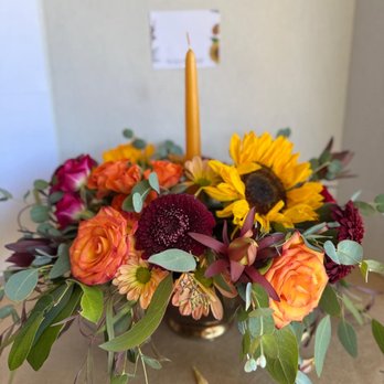 Iris Flowers - Fall center piece - Floral Designers Near Me - San Rafael, California Iris Flowers - Fall center piece - Floral Designers Near Me - San Rafael, California