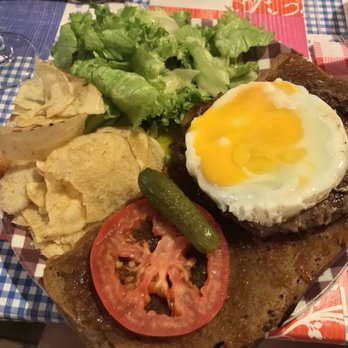 L'Épicerie - Tartine steak a cheval (hamburger, egg, onion) - Bistros Near Me - Lyon, 69