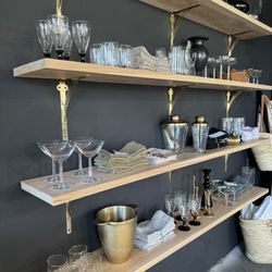 Hoppe Shoppe - Product display of new and vintage kitchenware