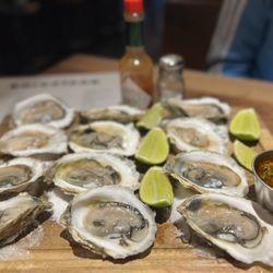 Barcelona Reston - Raw Oysters