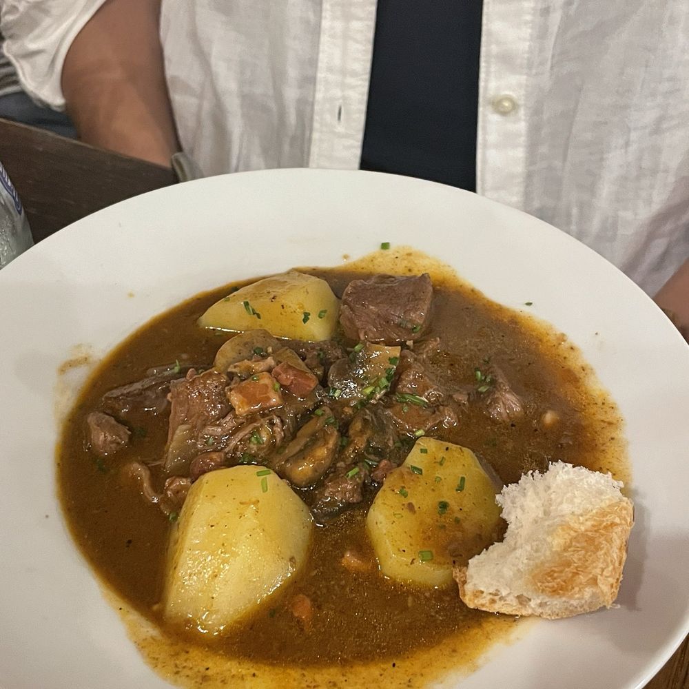 Machon d'Henri Le - Bourguignon stew - French Near Me - Paris, 75 Machon d'Henri Le - Bourguignon stew - French Near Me - Paris, 75