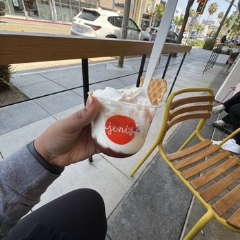 Jeni's Splendid Ice Creams - Strawberry Shortcake Parfait - Ice Cream & Frozen Yogurt Near Me - Beverly Hills, California