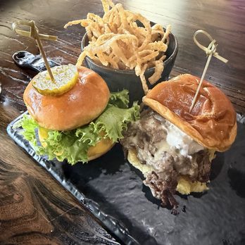 Slider & Flight - Sliders and onion straws - Sports Bars Near Me - Lutz, Florida Slider & Flight - Sliders and onion straws - Sports Bars Near Me - Lutz, Florida