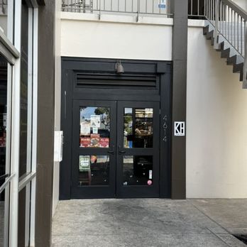 Kapa Hale - Entrance - Hawaiian Near Me - Honolulu, Hawaii