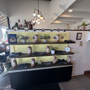The Cottage - Inside - New American Near Me - Encinitas, California