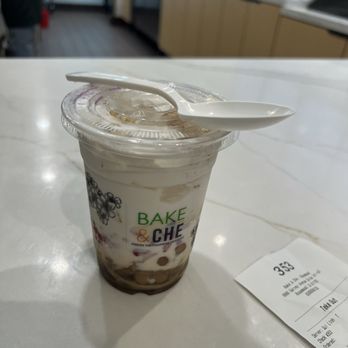 Bake & Che - che dac biet - Bakeries Near Me - Rosemead, California