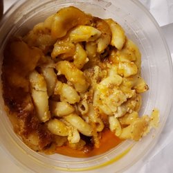 Harold's Chicken Shack - Mac & Cheese DON'T DO IT! It's a greasy tasteless mess.