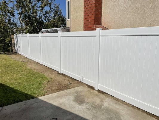 White Privacy Vinyl Fencing - A collection of our standard white vinyl fence. We use a variety of different high quality manufacturers including Ply Gem, Duramax, and Nebraska Plastics. White Privacy Vinyl Fencing - A collection of our standard white vinyl fence. We use a variety of different high quality manufacturers including Ply Gem, Duramax, and Nebraska Plastics.