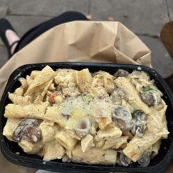 Sapori - Past with white sauce spring onion mushroom and chicken