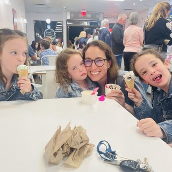 Venice Avenue Creamery - Our Valentine's Eve treat - Ice Cream & Frozen Yogurt Near Me - Venice, Florida Venice Avenue Creamery - Our Valentine's Eve treat - Ice Cream & Frozen Yogurt Near Me - Venice, Florida