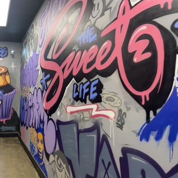 Cafe 86 - Wall art interior - Desserts Near Me - Union City, California