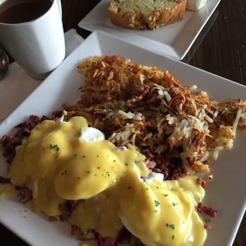 The Scratch Room - Corned beef hash Benedict, hash browns and banana bread, bottomless coffee - Breakfast & Brunch Near Me - Anaheim, California The Scratch Room - Corned beef hash Benedict, hash browns and banana bread, bottomless coffee - Breakfast & Brunch Near Me - Anaheim, California