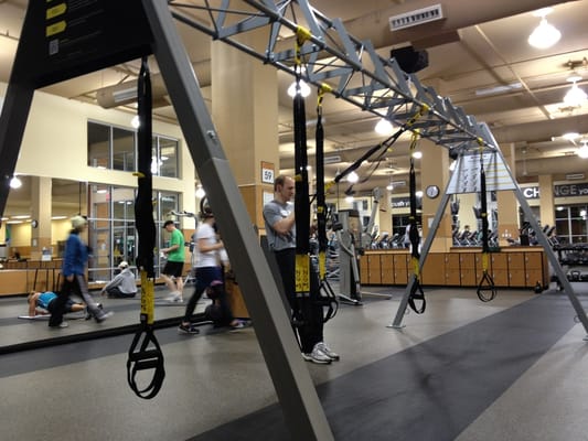 24 Hour Fitness by null
