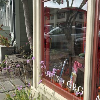 Bookworks - Front Window - Bookstores Near Me - Pacific Grove, California