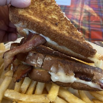 Strandhill Public - Ohhh! That grilled cheese! - Irish Pub Near Me - Tampa, Florida Strandhill Public - Ohhh! That grilled cheese! - Irish Pub Near Me - Tampa, Florida