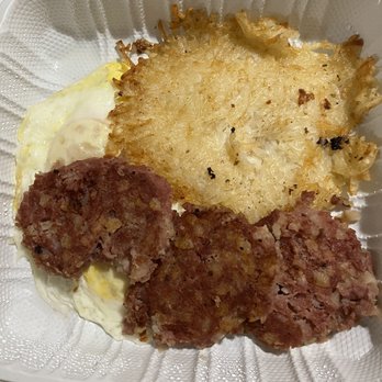 Guieb Cafe - Breakfast plate (Corned Beef Hash and Eggs & Hash Browns) - New American Near Me - Honolulu, Hawaii Guieb Cafe - Breakfast plate (Corned Beef Hash and Eggs & Hash Browns) - New American Near Me - Honolulu, Hawaii