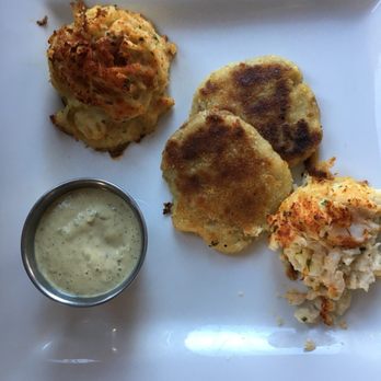 Black Gryphon - Double crab cake - American Near Me - Elizabethtown, Pennsylvania