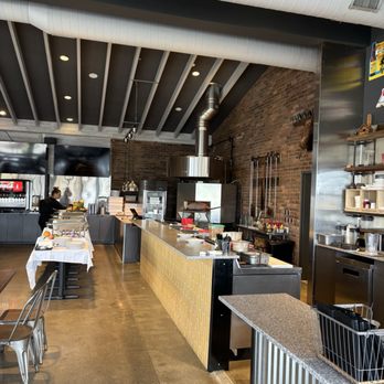 Farmhouse Kitchen + Bar - Nice atmosphere! - Barbeque Near Me - Ponderay, Idaho Farmhouse Kitchen + Bar - Nice atmosphere! - Barbeque Near Me - Ponderay, Idaho