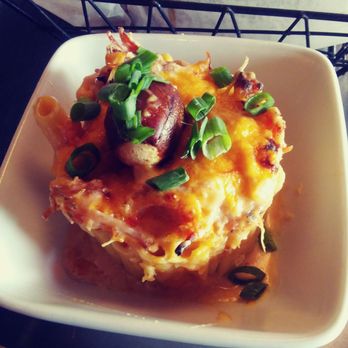 Two Bucks - Beer cheese mac and cheese - New American Near Me - Eastlake, Ohio