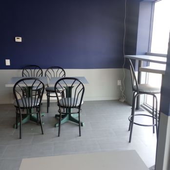 Maple Delight Pizza - Seating area (but currently closed off as of July 2023). They are right now exclusively takeout. No eat-in. - Pizza Near Me - Ottawa, Ontario