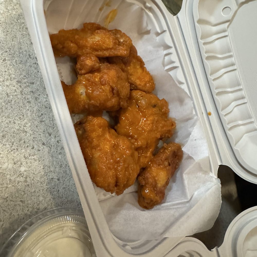 Stevies Pizza & Pasta - Buffalo 6 Wings - Pizza Near Me - Matawan, New Jersey Stevies Pizza & Pasta - Buffalo 6 Wings - Pizza Near Me - Matawan, New Jersey